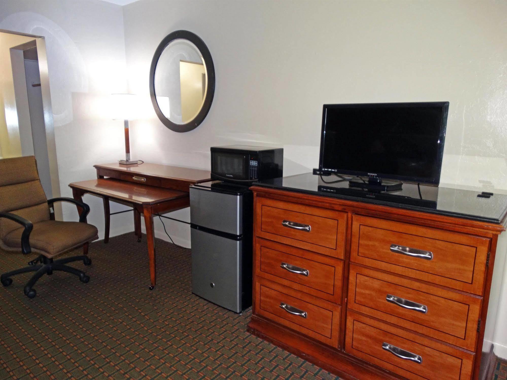 America'S Best Value Inn - Gainesville Bagian luar foto